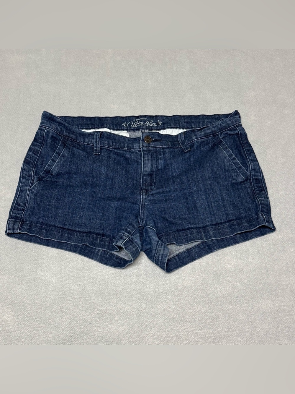 Old Navy Women’s Ultra Blue Denim Size 12 Dark Wash Jeans Shorts